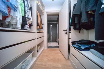 Girne Merkez'de Taşınmaya Hazır Özel Tasarım Muhteşem 3+1 Satılık Daire