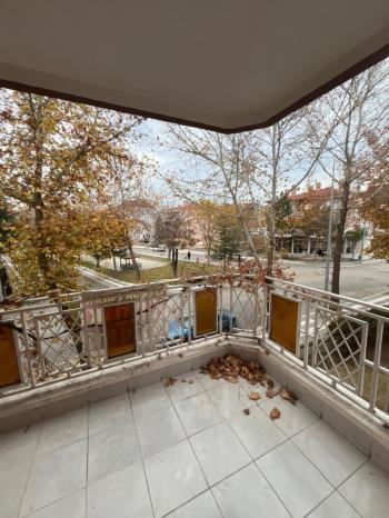 AFYON ÜÇOK EMLAKTAN ALİ İHSAN PAŞA MAH KİRALIK 3+1 DAİRE