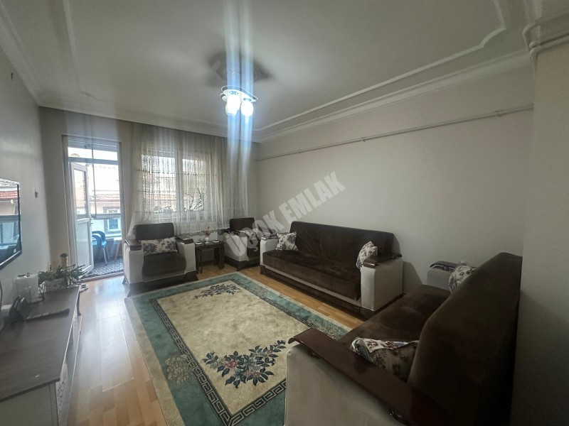 AFYON ÜÇOK EMLAKTAN MECİDİYE MAH MAH SATILIK 3+1 TEMİZ BAKIMLI  DAİRE