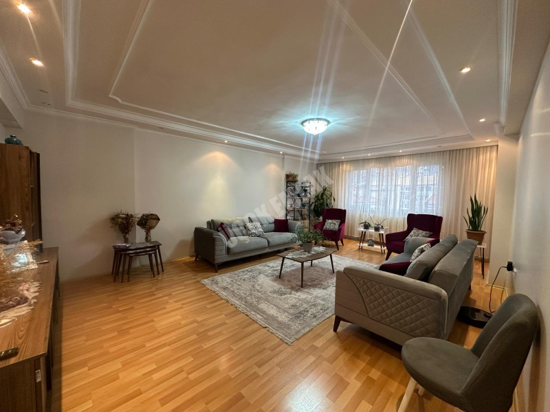 AFYON ÜÇOK EMLAKTAN MECİDİYE MAH MAH SATILIK 3+1 TEMİZ BAKIMLI  DAİRE