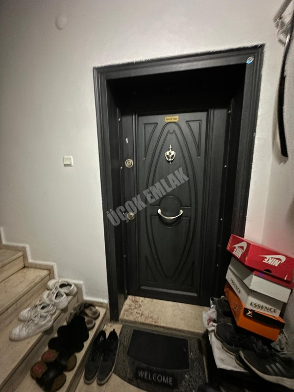 AFYON ÜÇOK EMLAKTAN MECİDİYE MAH MAH SATILIK 3+1 TEMİZ BAKIMLI  DAİRE