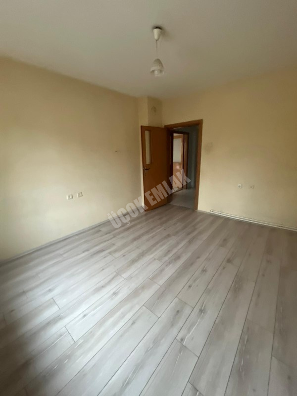 AFYON ÜÇOK EMLAKTAN ALİ İHSAN PAŞA MAH KİRALIK 3+1 DAİRE