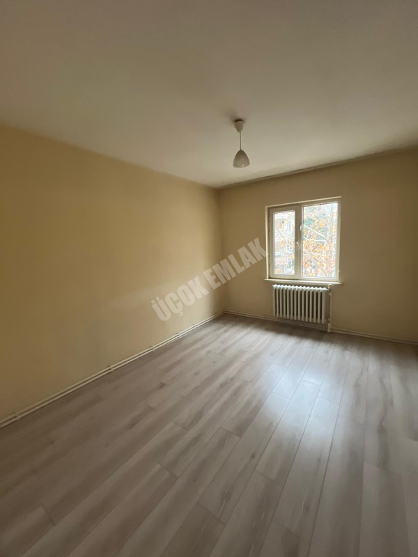 AFYON ÜÇOK EMLAKTAN ALİ İHSAN PAŞA MAH KİRALIK 3+1 DAİRE