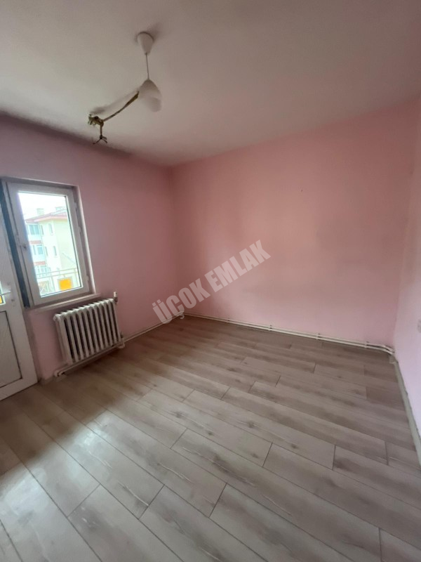 AFYON ÜÇOK EMLAKTAN ALİ İHSAN PAŞA MAH KİRALIK 3+1 DAİRE