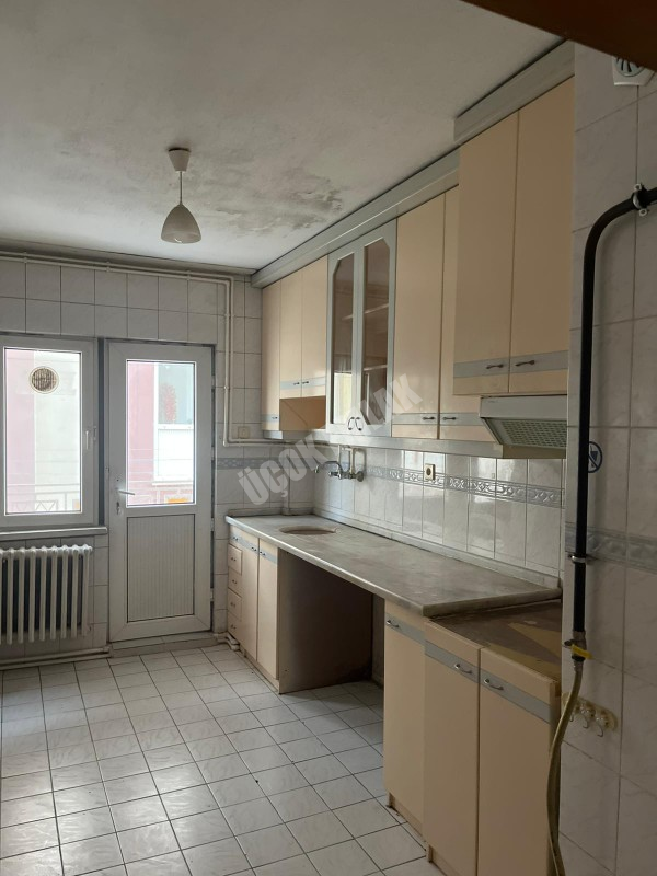 AFYON ÜÇOK EMLAKTAN ALİ İHSAN PAŞA MAH KİRALIK 3+1 DAİRE