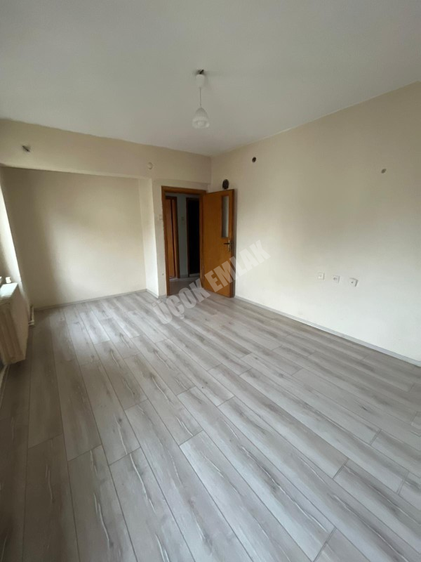 AFYON ÜÇOK EMLAKTAN ALİ İHSAN PAŞA MAH KİRALIK 3+1 DAİRE