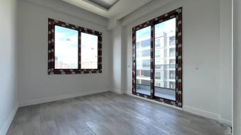 Elmas’tan Eski Mezitli’de Yatay Mimari Cepheleri Açık Sıfır 2+1