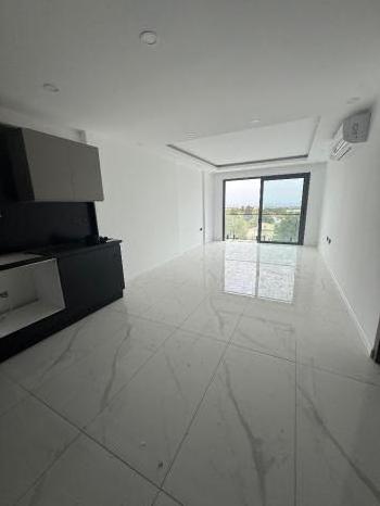 Girne Merkez’de Deniz Manzaralı 2+1 Satılık Daire