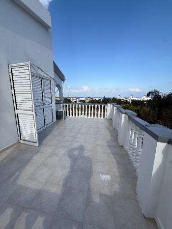 KKTC Girne Edremit Bölgesinde Geniş Arazili Dağ Ve Deniz Manzaralı 3+1 Villa 