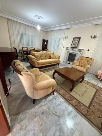 KKTC Girne Edremit Bölgesinde Geniş Arazili Dağ Ve Deniz Manzaralı 3+1 Villa 