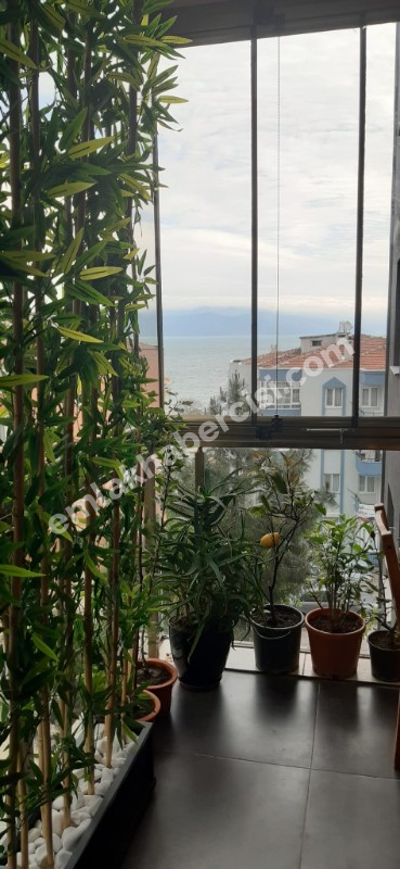 MUDANYA ÖMERBEY'DE  FULL EŞYALI 7 YAŞINDA OTOPARKLI APT.'DA KİRALIK 2+1 DAİRE