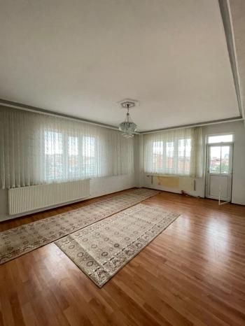 AFYON ÜÇOK EMLAKTAN ESENTEPE MAH SATILIK 3+1 GENİŞ TEMİZ BAKIMLI DAİRE