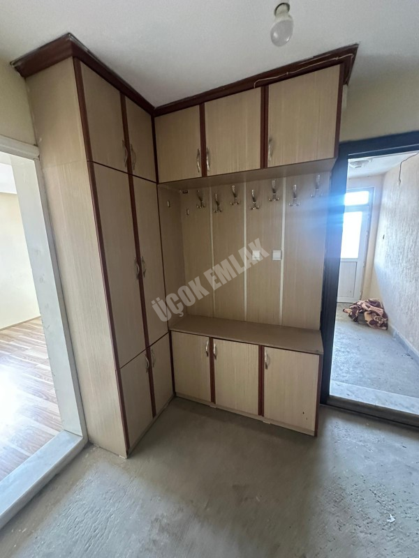 AFYON ÜÇOK EMLAKTAN ATAKÖYDE GENİŞ TEMİZ BAKIMLI 7+1 KİRALIK 200M² 3 KAT DAİRE
