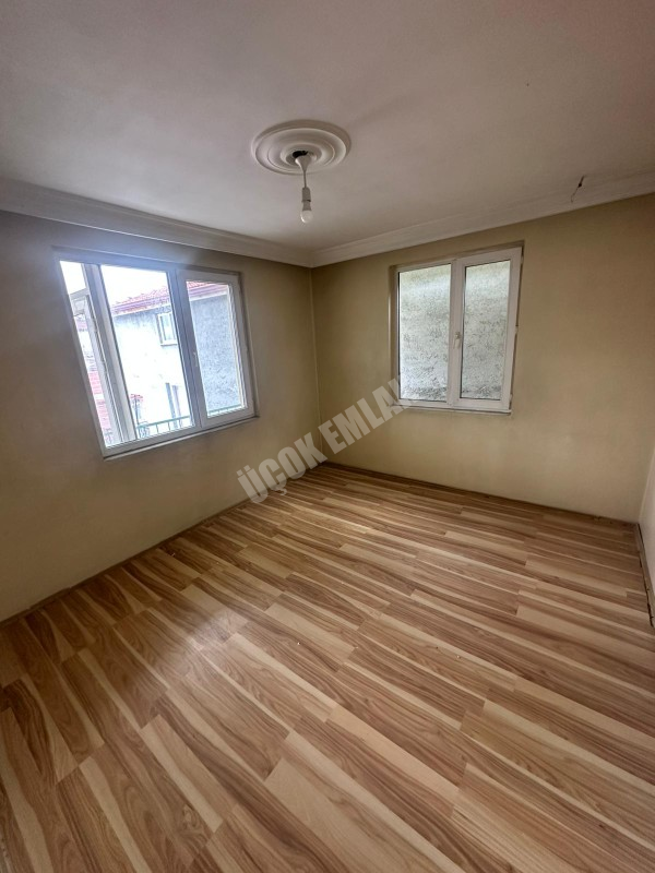 AFYON ÜÇOK EMLAKTAN ATAKÖYDE GENİŞ TEMİZ BAKIMLI 7+1 KİRALIK 200M² 3 KAT DAİRE