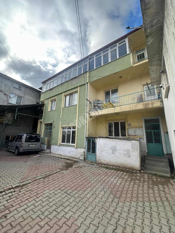 AFYON ÜÇOK EMLAKTAN ATAKÖY MAH KİRALIK 3+1 TEMİZ BAKIMLI DAİRE