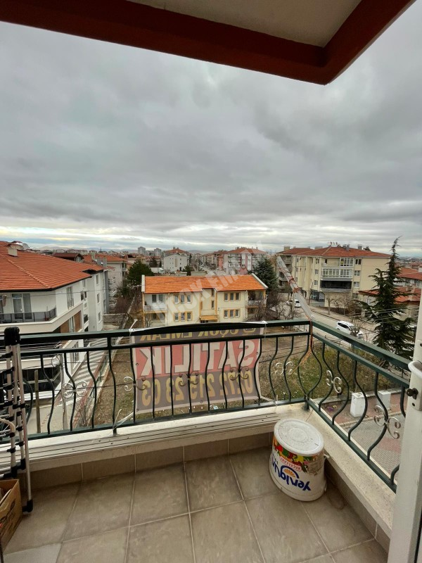 AFYON ÜÇOK EMLAKTAN ESENTEPE MAH SATILIK 3+1 GENİŞ TEMİZ BAKIMLI DAİRE