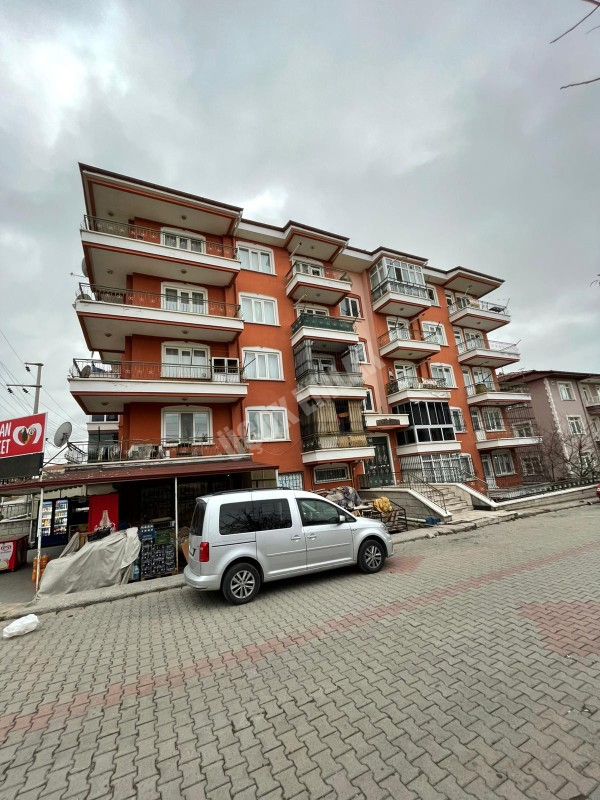 AFYON ÜÇOK EMLAKTAN ESENTEPE MAH SATILIK 3+1 GENİŞ TEMİZ BAKIMLI DAİRE