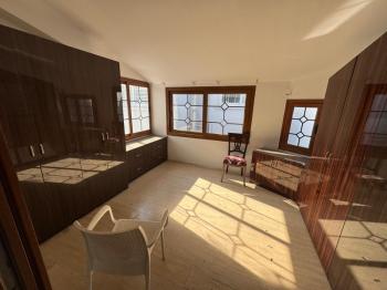 Lefkoşa Gönyeli'de Kolan Hastanesi Karşısında Satılık 6+1 Tripleks Villa 