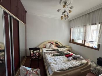 Lefkoşa Gönyeli'de Kolan Hastanesi Karşısında Satılık 6+1 Tripleks Villa 