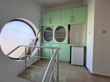 Lefkoşa Gönyeli'de Kolan Hastanesi Karşısında Satılık 6+1 Tripleks Villa 