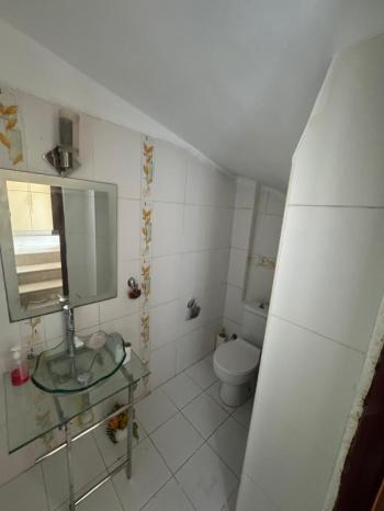 Lefkoşa Gönyeli'de Kolan Hastanesi Karşısında Satılık 6+1 Tripleks Villa 