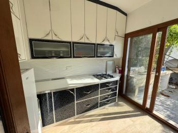 Lefkoşa Gönyeli'de Kolan Hastanesi Karşısında Satılık 6+1 Tripleks Villa 