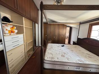 Lefkoşa Gönyeli'de Kolan Hastanesi Karşısında Satılık 6+1 Tripleks Villa 