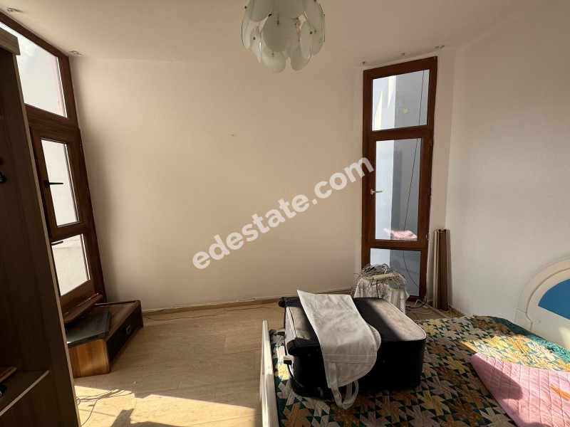 Lefkoşa Gönyeli'de Kolan Hastanesi Karşısında Satılık 6+1 Tripleks Villa 