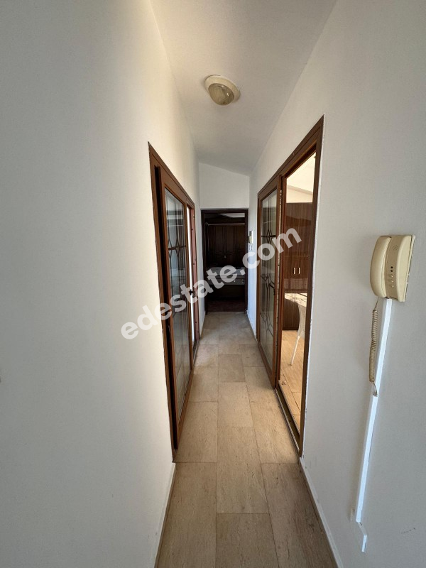 Lefkoşa Gönyeli'de Kolan Hastanesi Karşısında Satılık 6+1 Tripleks Villa 