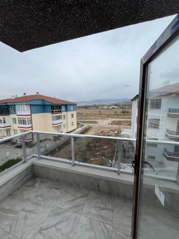 AFYON ÜÇOK EMLAKTAN MAREŞAL F ÇAKMAK MAH SATILIK 2+1 SIFIR LÜX DAİRELER 