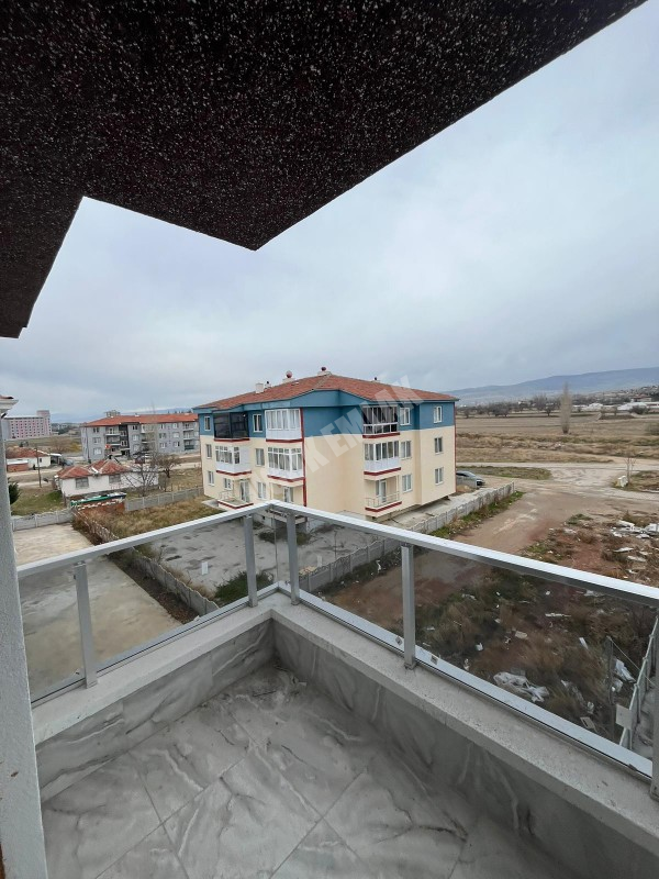 AFYON ÜÇOK EMLAKTAN MAREŞAL F ÇAKMAK MAH SATILIK 2+1 SIFIR LÜX DAİRELER 