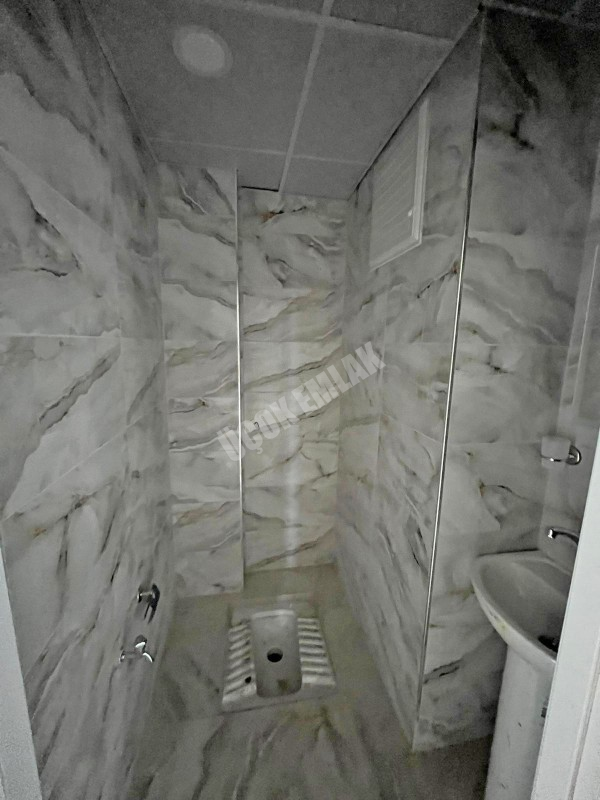 AFYON ÜÇOK EMLAKTAN MAREŞAL F ÇAKMAK MAH SATILIK 2+1 SIFIR LÜX DAİRELER 