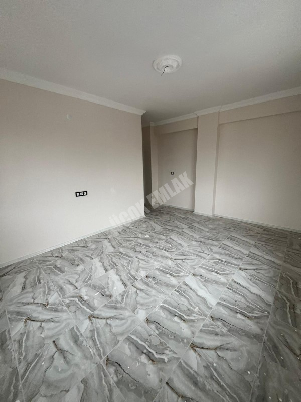 AFYON ÜÇOK EMLAKTAN MAREŞAL F ÇAKMAK MAH SATILIK 2+1 SIFIR LÜX DAİRELER 