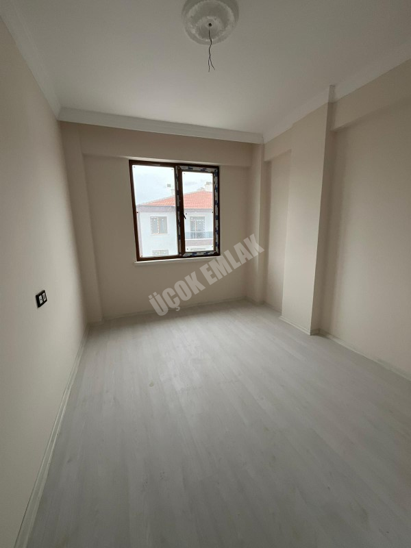 AFYON ÜÇOK EMLAKTAN MAREŞAL F ÇAKMAK MAH SATILIK 2+1 SIFIR LÜX DAİRELER 