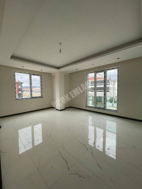 AFYON ÜÇOK EMLAKTAN FATİH MAH SATILIK 3+1 ULTRA LÜX DAİRE