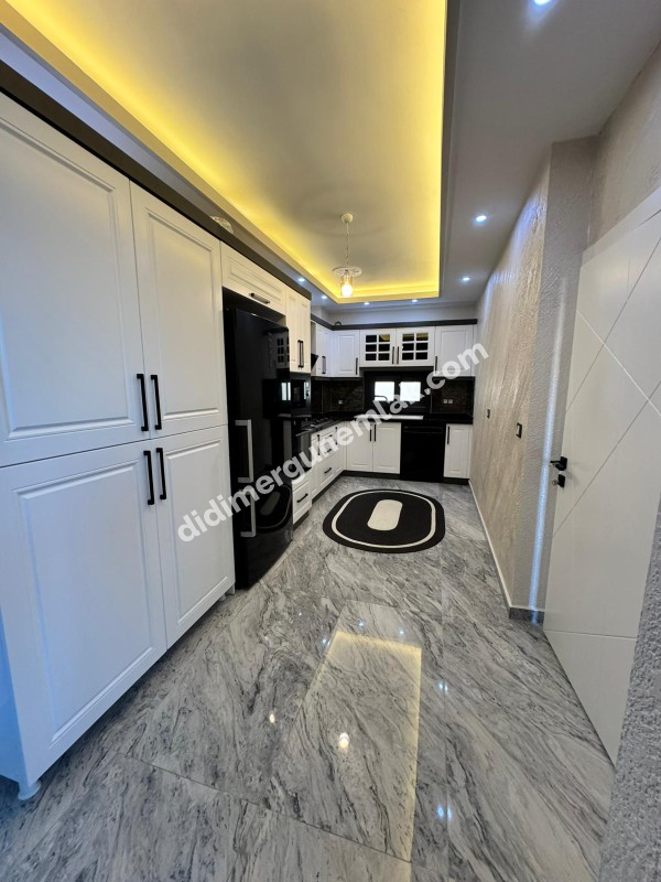 DİDİM HİSAR MAHALLESİNDE EŞYALI,AYRI MUTFAKLI, HAVUZLU KAPALI GARAJLI LÜKS 3+1 FIRSAT SATILIK MÜSTAKİL VİLLA