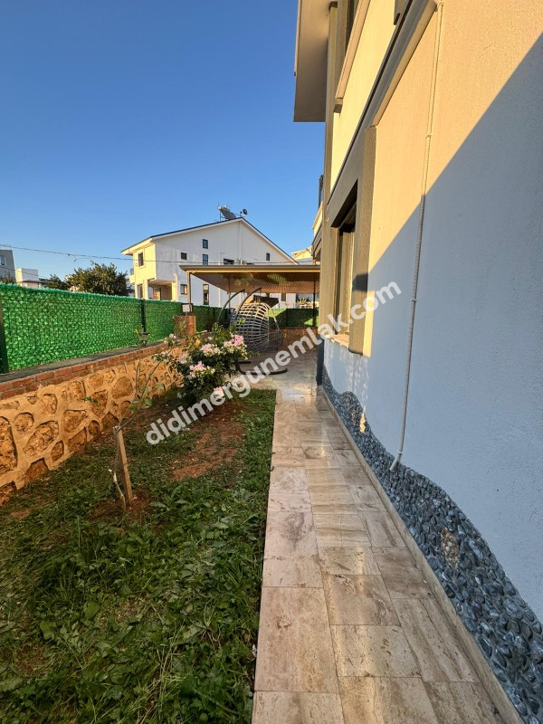 DİDİM HİSAR MAHALLESİNDE EŞYALI,AYRI MUTFAKLI, HAVUZLU KAPALI GARAJLI LÜKS 3+1 FIRSAT SATILIK MÜSTAKİL VİLLA