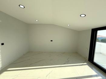 Didim Merkezde Satılık 4+1 Ayrı Mutfaklı Villa