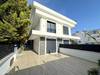 Didim Merkezde Satılık 4+1 Ayrı Mutfaklı Villa