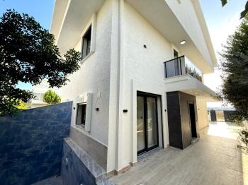 Didim Merkezde Satılık 4+1 Ayrı Mutfaklı Villa