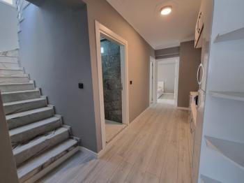 Didim Efeler’de Havuzlu 4+1 Dubleks – Sun Rise Sitesi’nde Eşyalı ve Ferah Daire