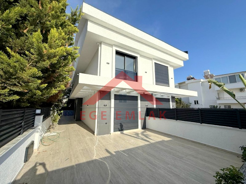 Didim Merkezde Satılık 4+1 Ayrı Mutfaklı Villa