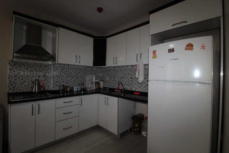 ASLAN'DAN ÜNİ CADDESİ GROSERİ CVR. FULL EŞYALI GENİŞ 1+1