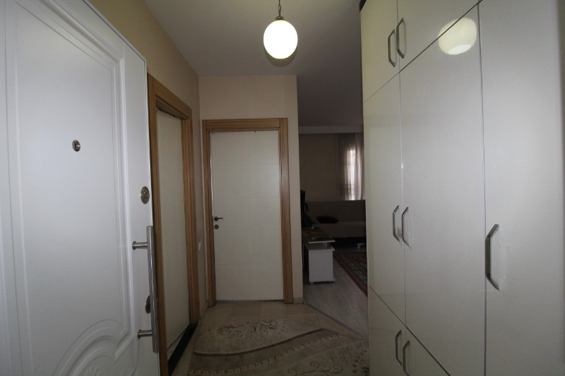 ASLAN'DAN ÜNİ CADDESİ GROSERİ CVR. FULL EŞYALI GENİŞ 1+1