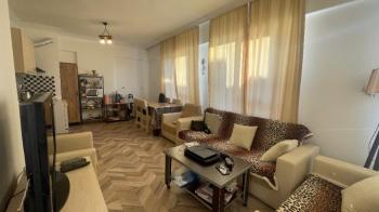 NA PRODAJU 2+1 – TOTALNO RENOVIRAN & KOMPLETNO NAMJEŠTEN STAN