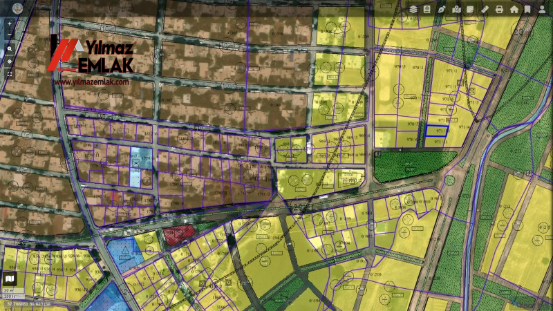 YILMAZ EMLAK'TAN CUMHURİYET MAH.SATILIK 387 m² BATI CEPHELİ ARSA