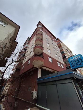 GÜVENAY - ÇORUM BAHÇELİEVLER BAHABEY CADDE ÜZERİ KİRALIK 3+1 DAİRE 