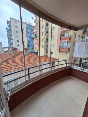 GÜVENAY - ÇORUM BAHÇELİEVLER BAHABEY CADDE ÜZERİ KİRALIK 3+1 DAİRE 