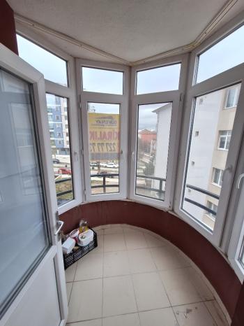 GÜVENAY - ÇORUM BAHÇELİEVLER BAHABEY CADDE ÜZERİ KİRALIK 3+1 DAİRE 