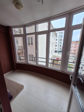 GÜVENAY - ÇORUM BAHÇELİEVLER BAHABEY CADDE ÜZERİ KİRALIK 3+1 DAİRE 